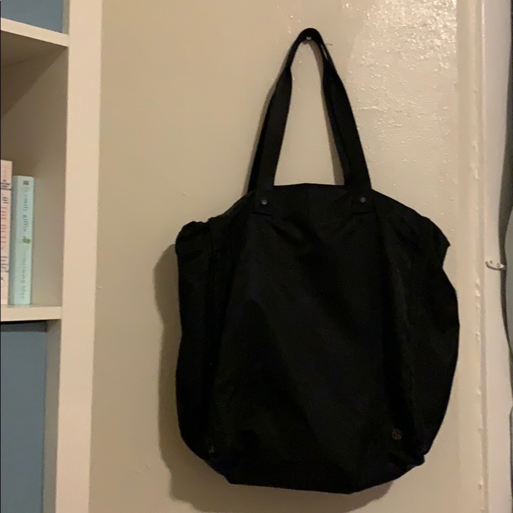 Lululemon black yoga bag